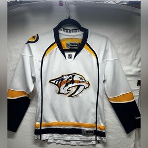 Reebok Adult Women's Size SP  Nashville Predators Long Sleeve Jersey